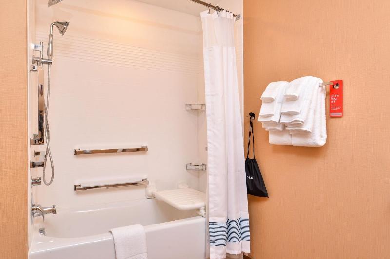 Люкс, Towneplace Suites By Marriott Charlestonwest Ashley