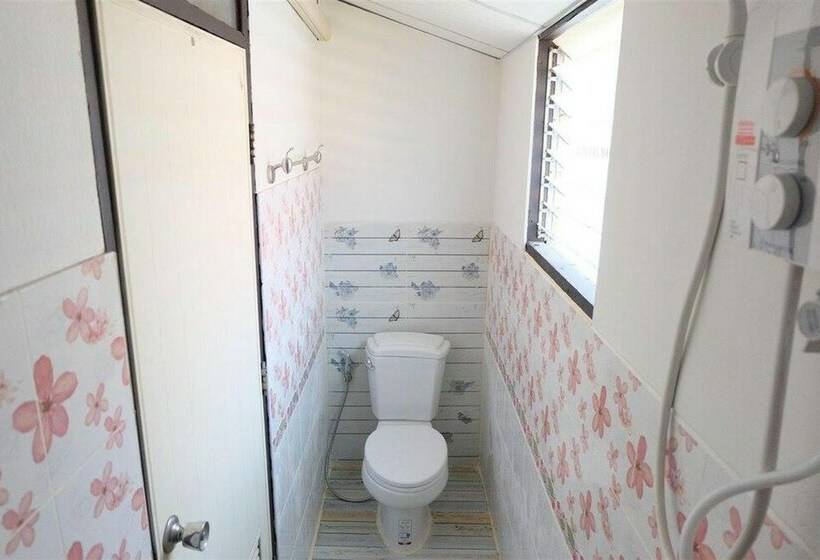 غرفة قياسية, Aiyara House