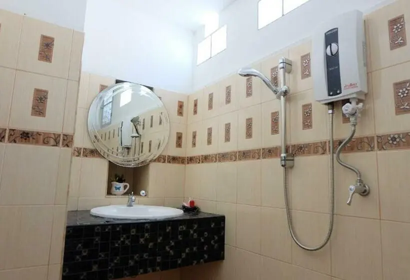 اتاق سوپریور با تخت بزرگ, Aiyara House