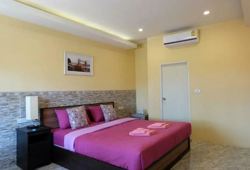 اتاق سوپریور با تخت بزرگ, Aiyara House
