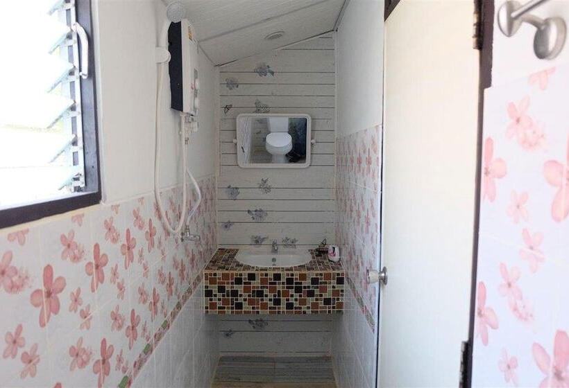 غرفة قياسية, Aiyara House