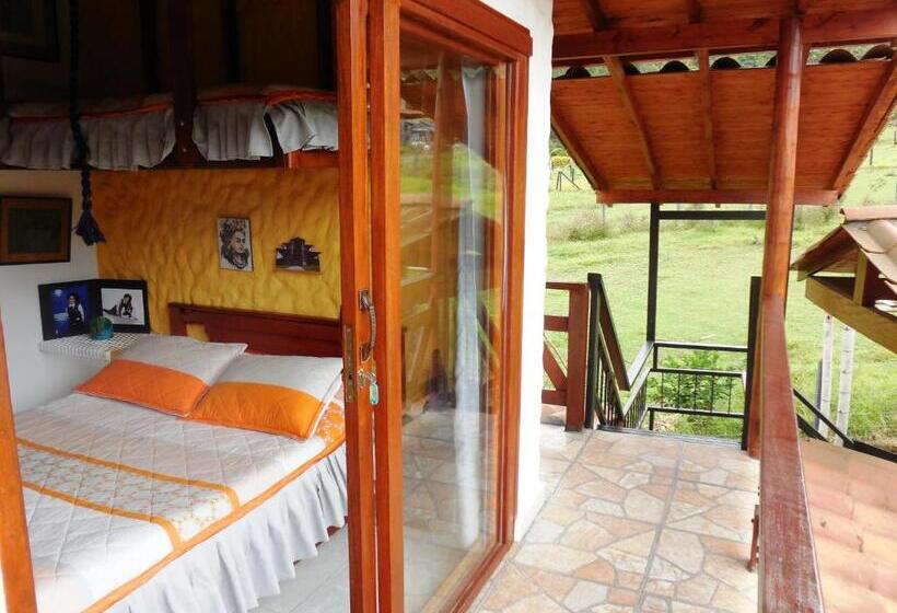 이코노미 룸, Coliving La Boira