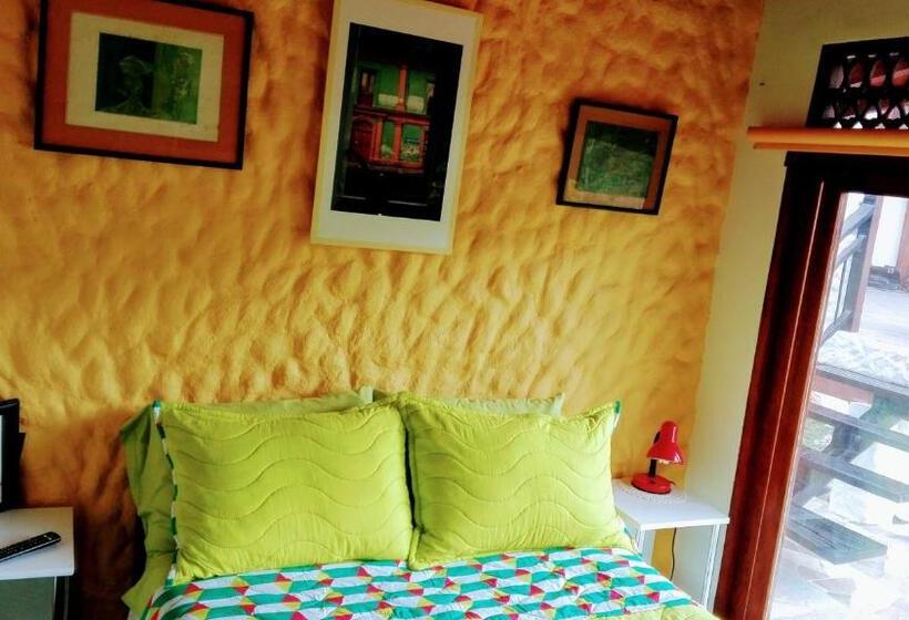 이코노미 룸, Coliving La Boira