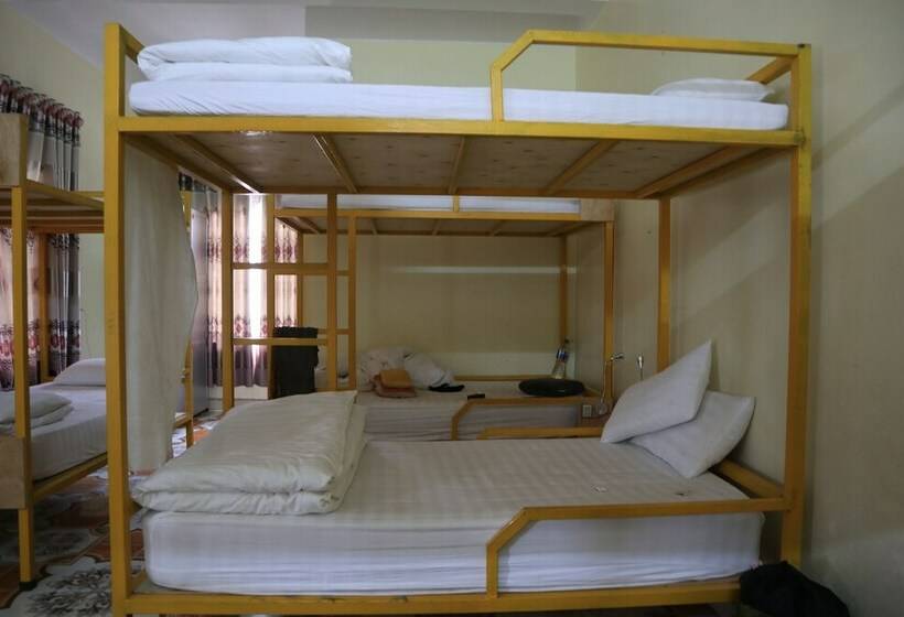 تختخواب در اتاق مشترک, Ha Giang Backpackers Hostel