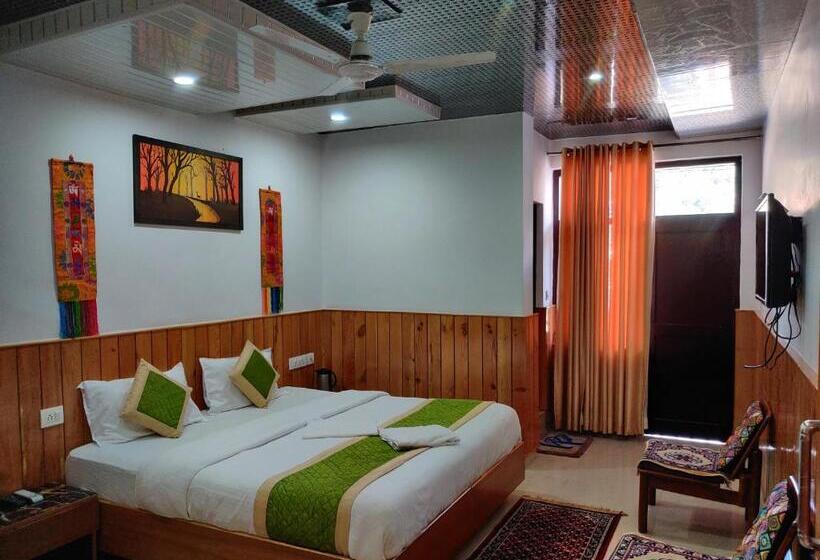 חדר סופריור, Akash Luxury Hotel In Mcleodganj