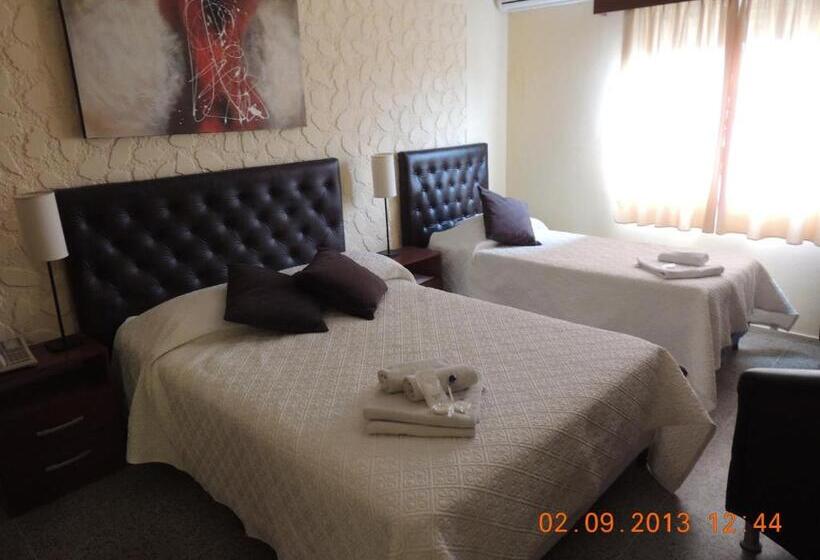 スタンダードトリプルルーム, Internacional