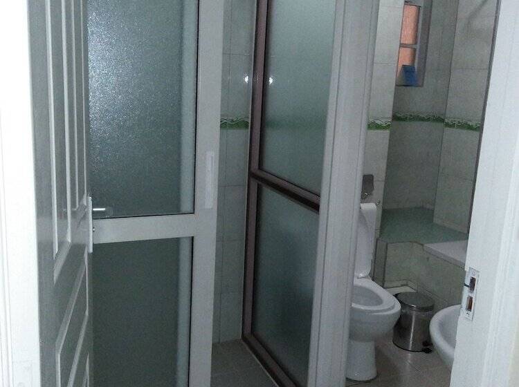 اتاق لوکس, Tea Tot