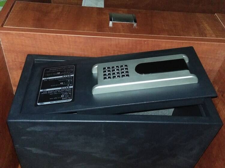 اتاق لوکس, Tea Tot