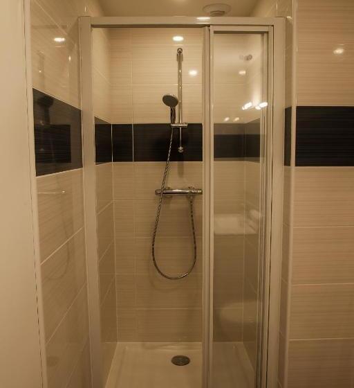 חדר סטנדרט לשלושה, The Originals City, Le Relais Des Carnutes Brezolles Verneuil Sur Avre