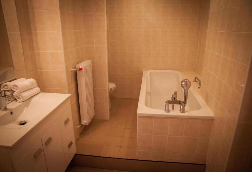 חדר קומפורט, The Originals City, Le Relais Des Carnutes Brezolles Verneuil Sur Avre