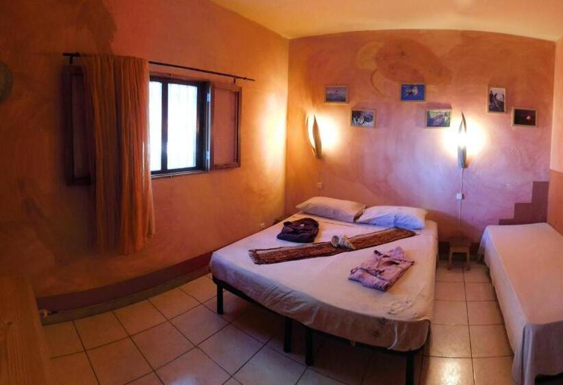 اتاق استاندارد سه نفره, Tortuga B&b