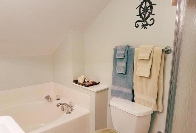 غرفة ديلوكس سرير كينج, The Inn On Bath Creek