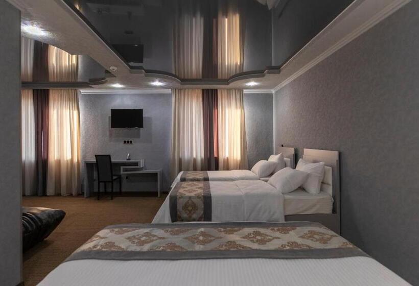 سوییت خانوادگی, Georgia Gold