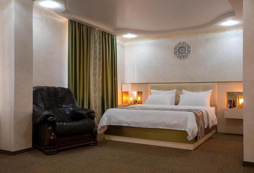 سوییت اجرایی, Georgia Gold