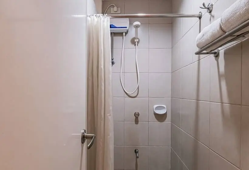 スタンダード４人部屋, Governor Forbes Inn   Manila City Center
