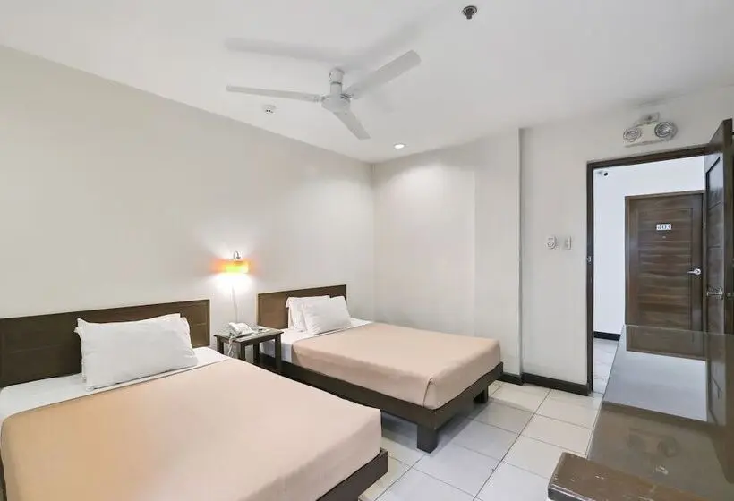 スタンダード４人部屋, Governor Forbes Inn   Manila City Center