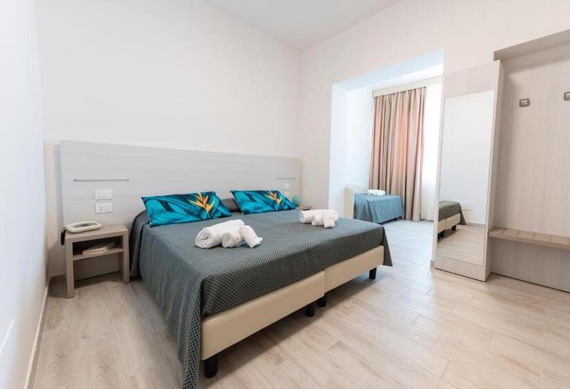 غرفة قياسية مطلّة علي البحر, La Bussola