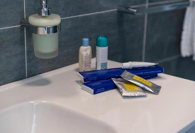 غرفة قياسية مطلّة علي البحر, La Bussola