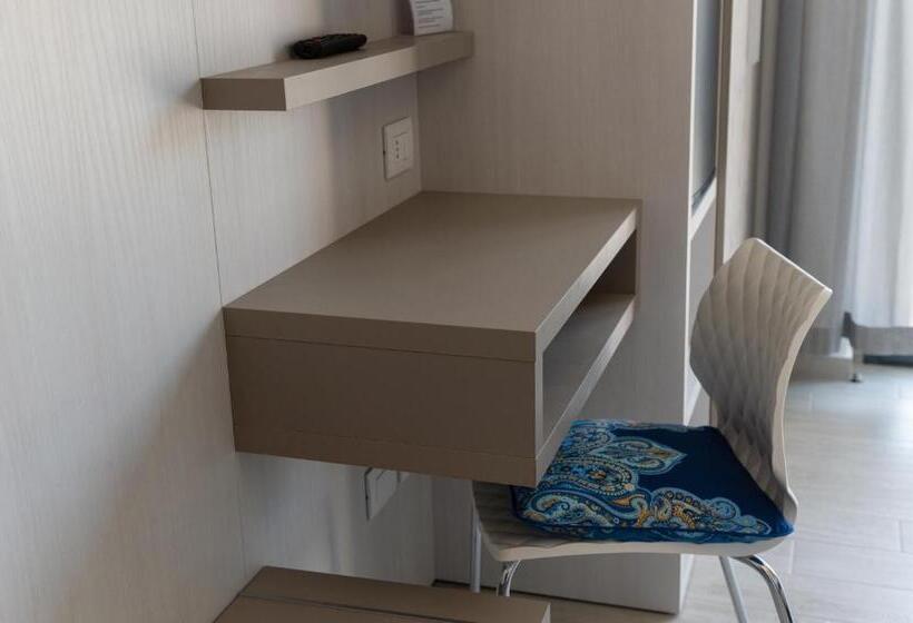 غرفة قياسية مطلّة علي الحديقة, La Bussola