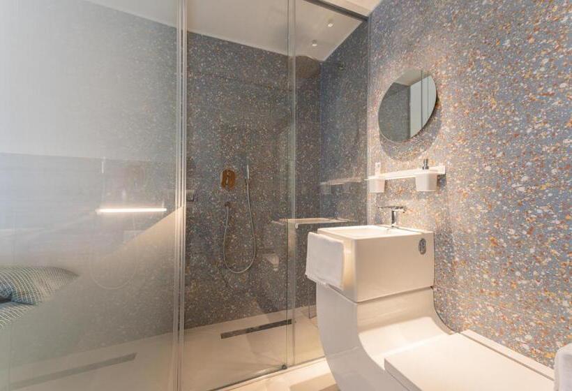 غرفة قياسية, La Bussola