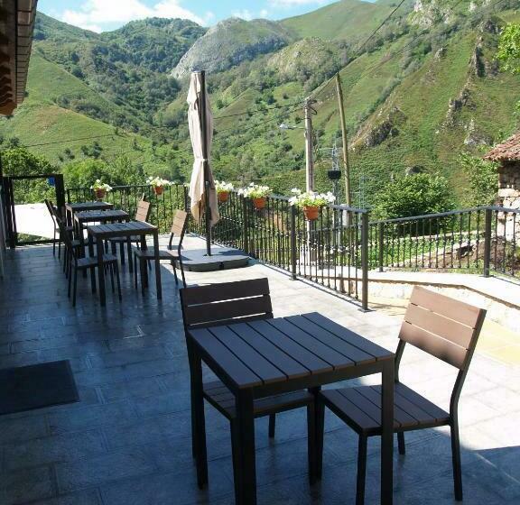 غرفة إقتصادية, La Casona De Llerices