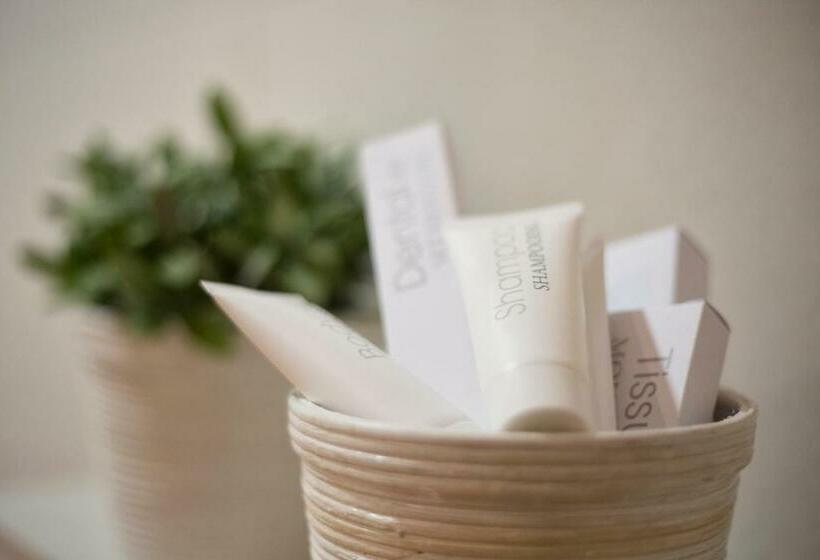 غرفة إقتصادية, La Casona De Llerices