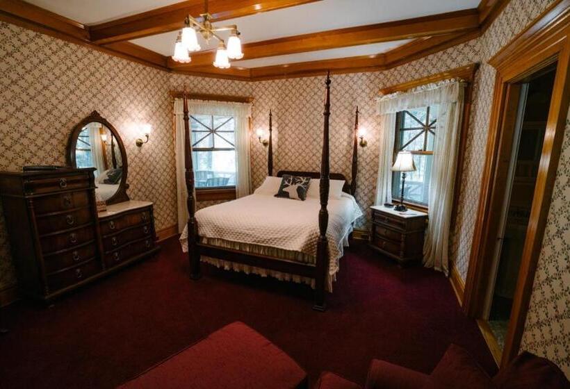 豪华套房, Mccloud