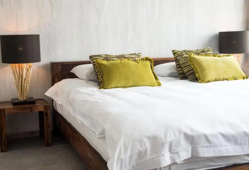 2 Bedrooms Suite 2 Bedrooms Lake View, No1 Art B&b