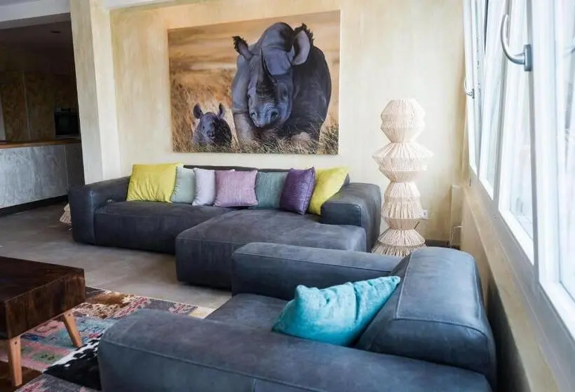 2 Bedrooms Suite 2 Bedrooms Lake View, No1 Art B&b
