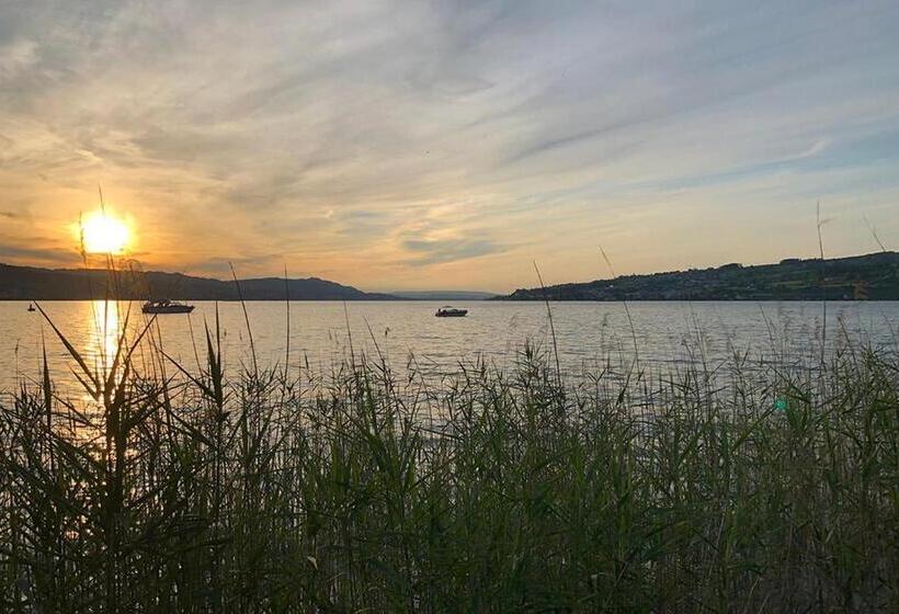 2 Bedrooms Suite 2 Bedrooms Lake View, No1 Art B&b