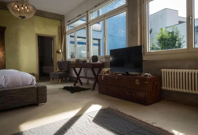 デラックストリプルルーム, No1 Art B&b