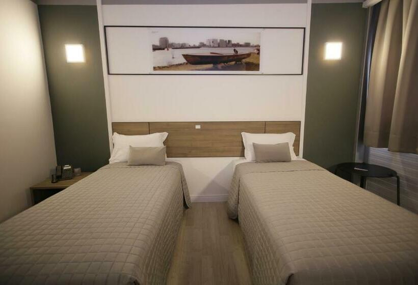 디럭스 룸, Pressi