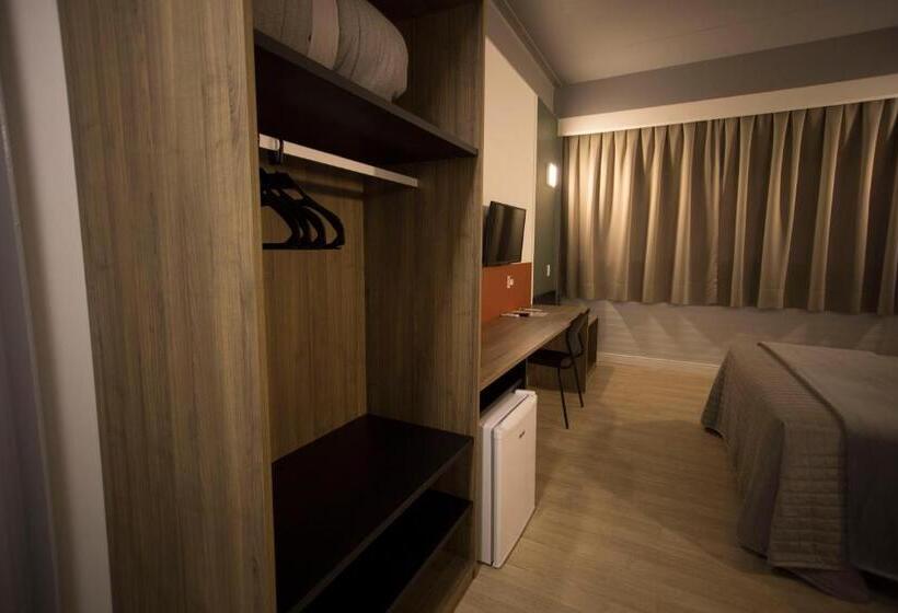 디럭스 룸, Pressi