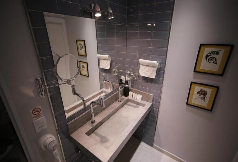 디럭스 스위트, Pressi