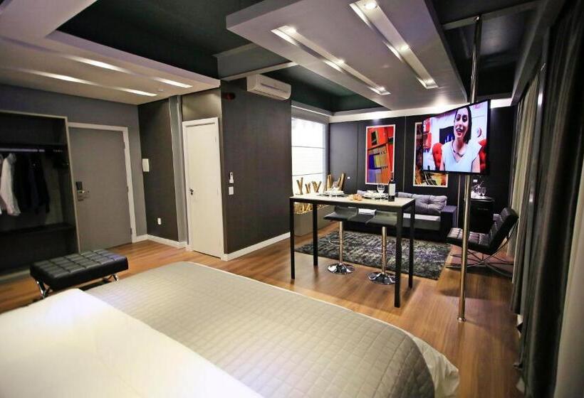 디럭스 스위트, Pressi