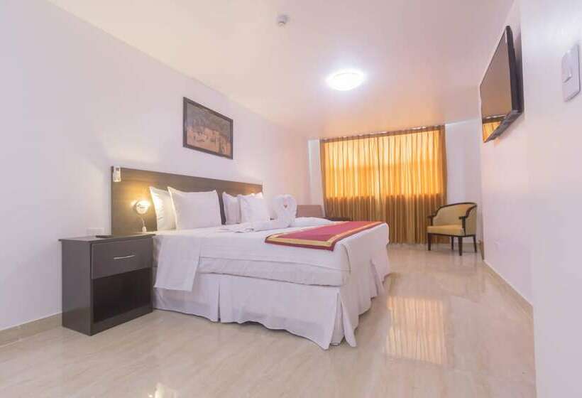 高级大房间, Qallwa Pucallpa