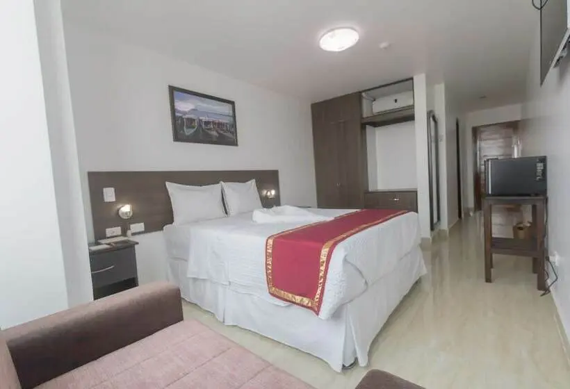 Superior-huone, Qallwa Pucallpa