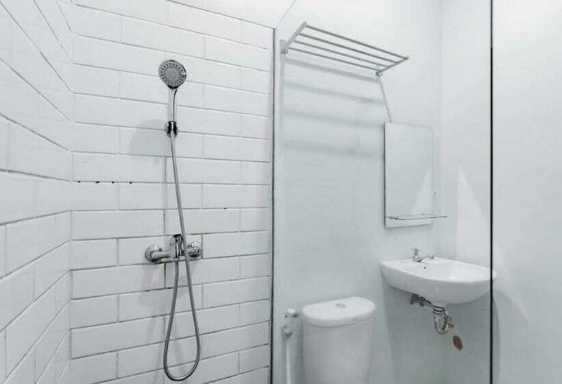 Семейный Номер, Reddoorz Near Lembang Park & Zoo 2