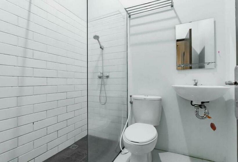 Семейный Номер, Reddoorz Near Lembang Park & Zoo 2