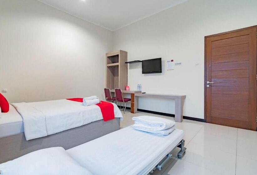 Семейный Номер, Reddoorz Near Lembang Park & Zoo 2