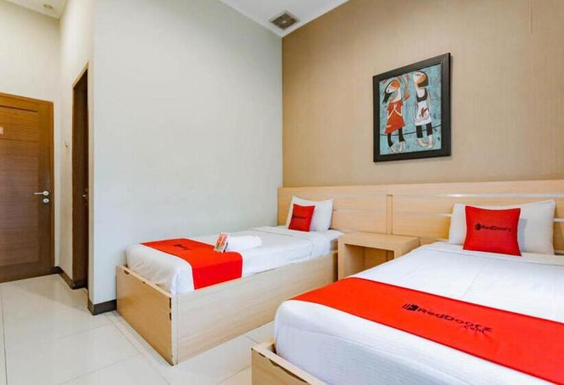 Номер Стандарт, Reddoorz Near Lembang Park & Zoo 2