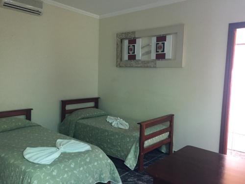 Quarto Estandar, Telles