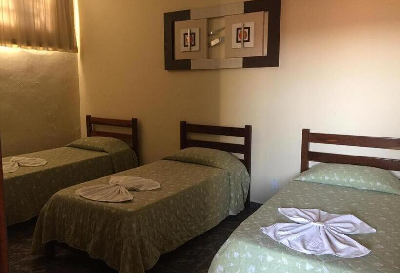 Quarto Quádruplo Estandar, Telles