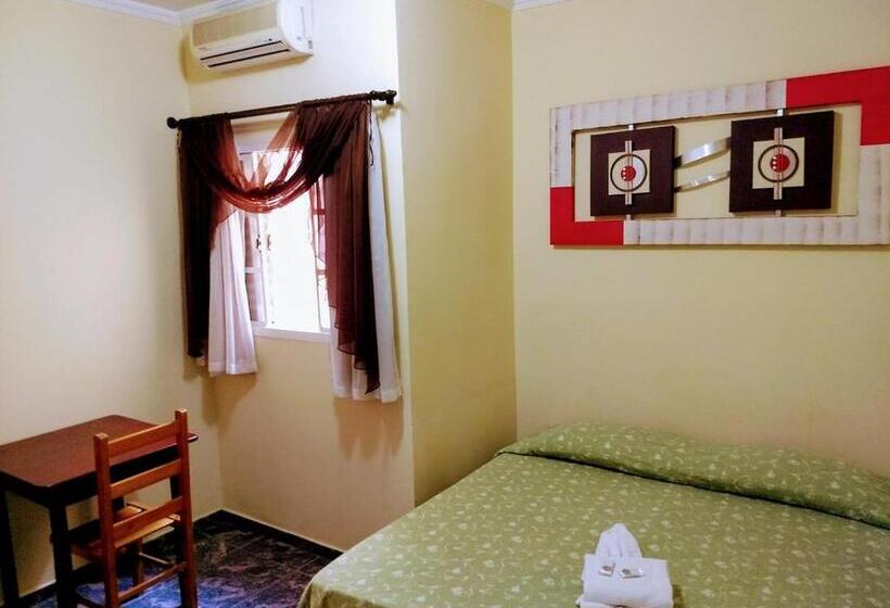 Quarto Estandar, Telles