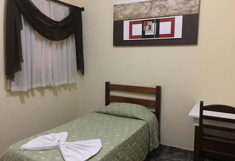 Quarto Estandar Individual, Telles