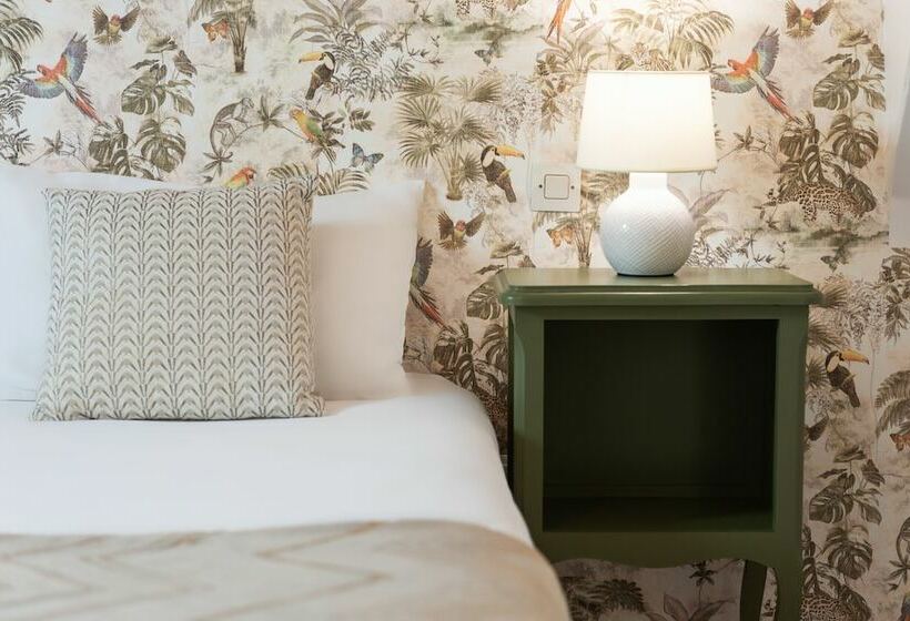 スタンダードトリプルルーム, The Originals Boutique, Hôtel Victoria, Châtelaillon Plage