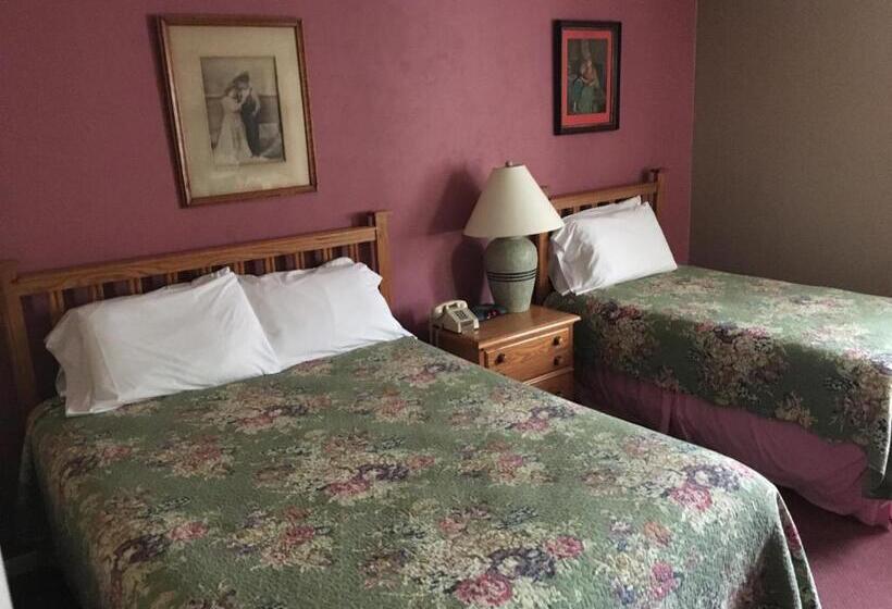 جناح جونيور, The Winter Inn