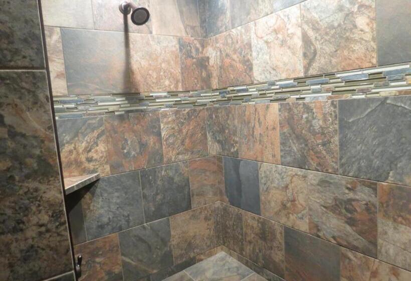 스위트 킹사이즈 침대, Kodiak Mountain Resort