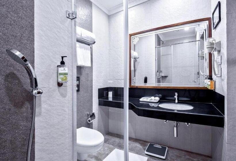 디럭스 전망 룸, Lemon Tree Hotel Gangtok