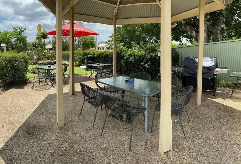 ファミリールーム, Country Roads Motor Inn Gayndah